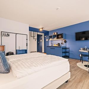Motel42-Temporary Living